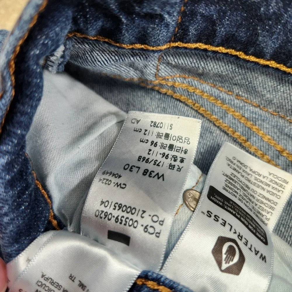 Levis excellent nice